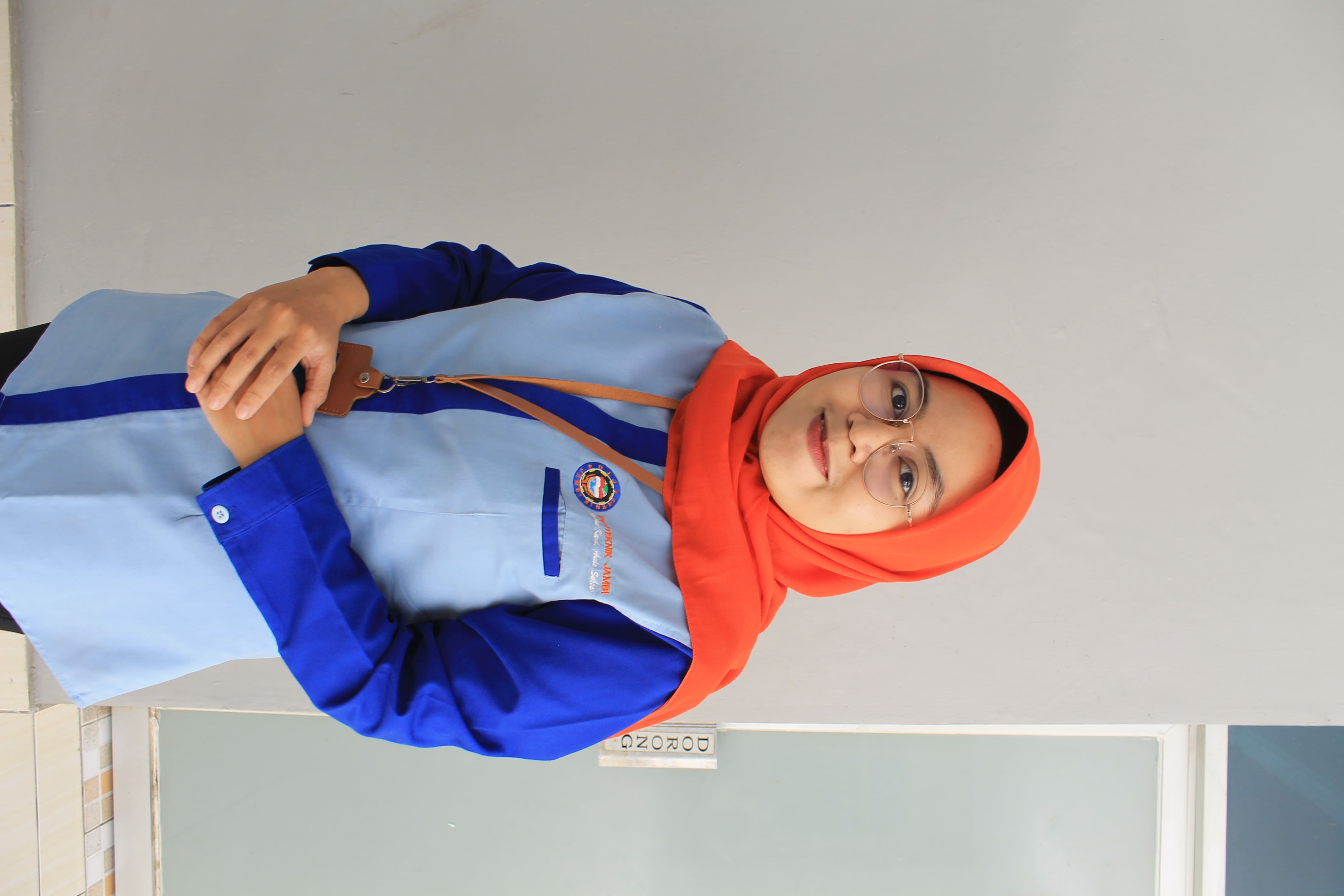 YULIA EFRONIA, S.Pd,M.Pd.T